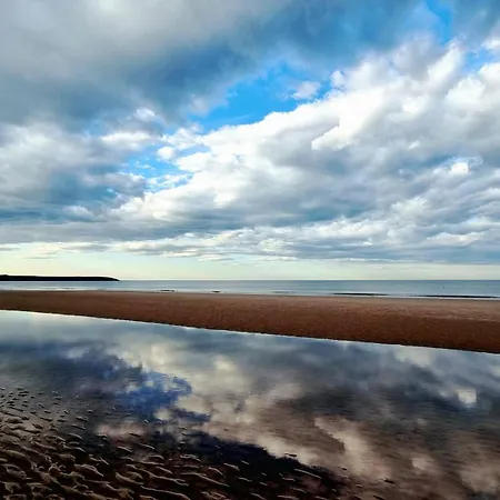 Badgers Retreat - Part Of The The Bay Village With Pool, Gym And Direct Access, Pub, Restaurant, Tennis And Meadows Walks *