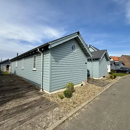 Badgers Retreat - Part Of The The Bay Village With Pool, Gym And Direct Access, Pub, Restaurant, Tennis And Meadows Walks