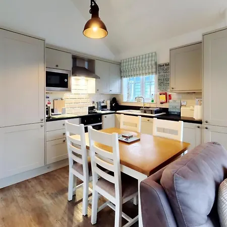 Badgers Retreat - Part Of The The Bay Village With Pool, Gym And Direct Access, Pub, Restaurant, Tennis And Meadows Walks Filey