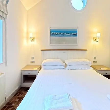 Badgers Retreat - Part Of The The Bay Village With Pool, Gym And Direct Access, Pub, Restaurant, Tennis And Meadows Walks Σπίτι διακοπών *