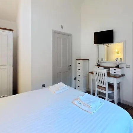 Badgers Retreat - Part Of The The Bay Village With Pool, Gym And Direct Access, Pub, Restaurant, Tennis And Meadows Walks Filey